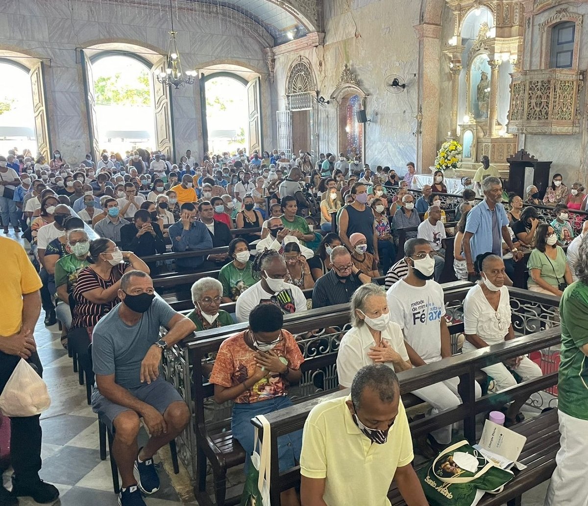 "Pai dos Pobres": em Salvador, devotos homenageiam Santo Antônio no seu dia; veja programação