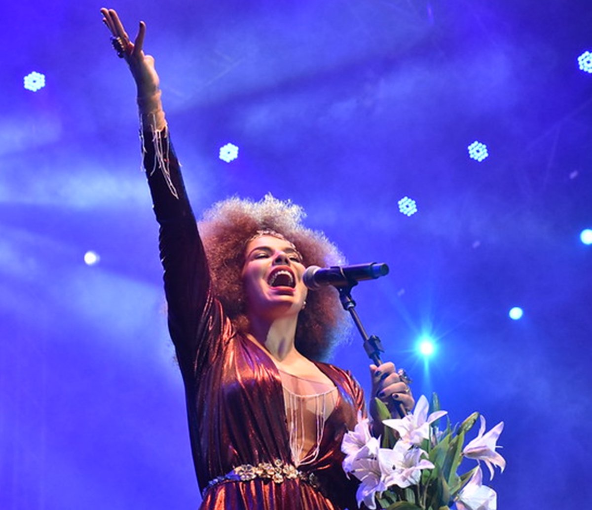 Vanessa da Mata desembarca na Bahia para show em julho; ingressos vão de R$ 80 a R$ 160 