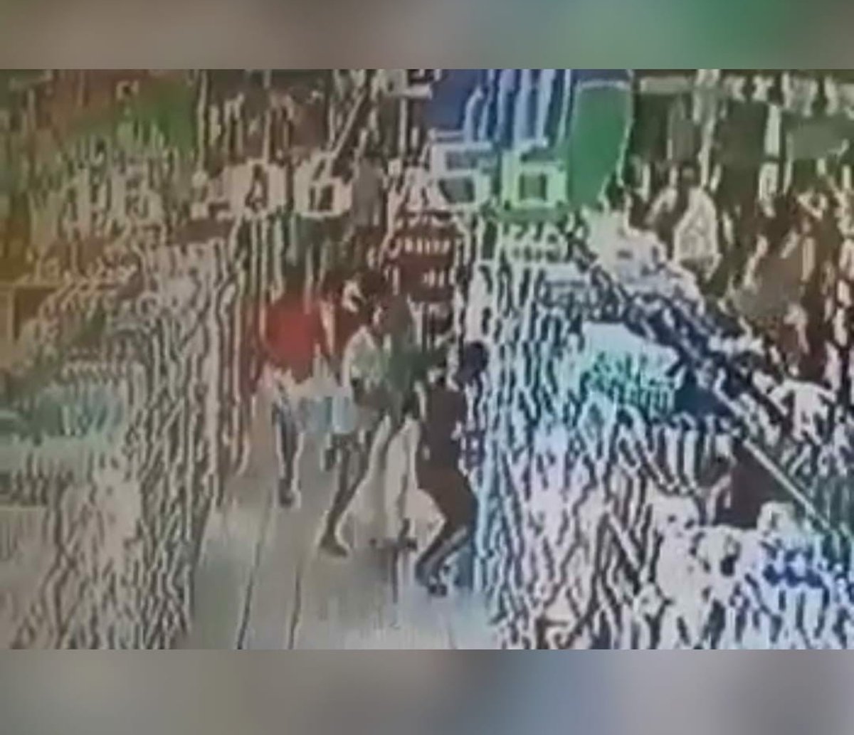 Grupo assalta supermercado no bairro Chame-chame, em Salvador; ação durou menos de cinco minutos 