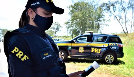 PRF flagra 42 motoristas alcoolizados em rodovias federais da Bahia durante feriado