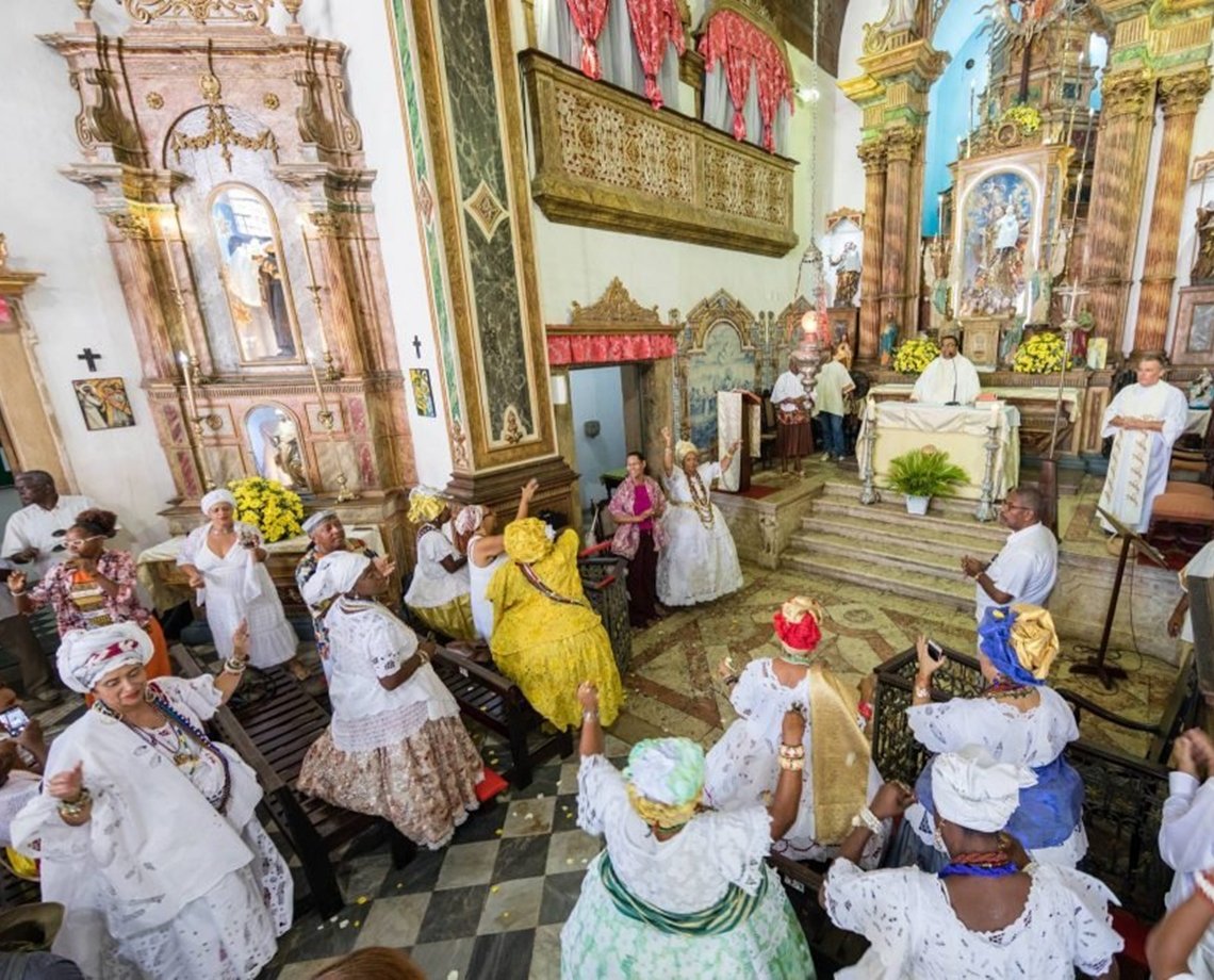 Missa para os três santos de junho é celebrada na Igreja do Rosário dos Pretos; festas também animam Centro Histórico