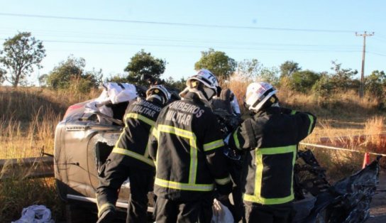 Bombeiros baianos resgatam colega que sofreu acidente na BR-242, em Goiás