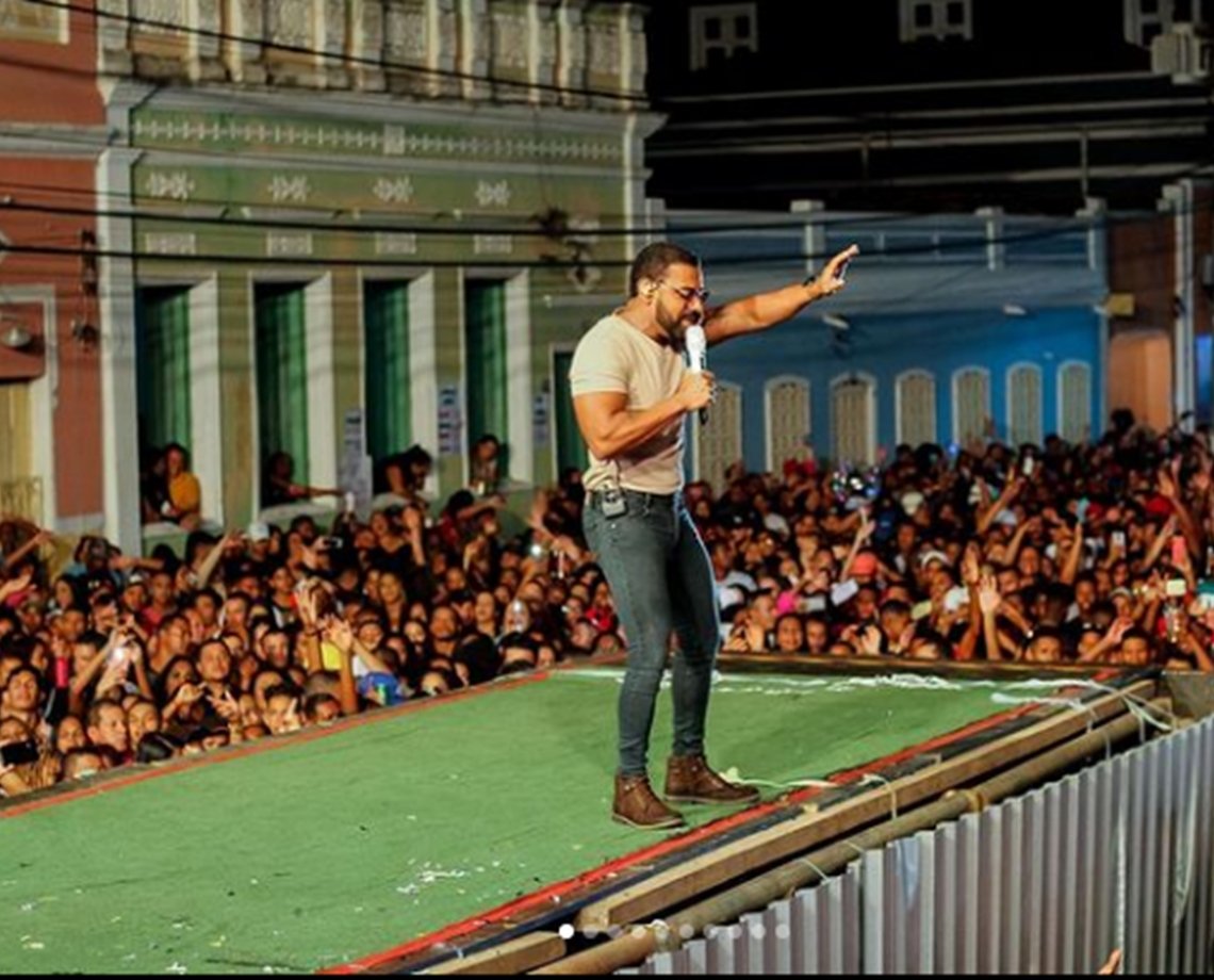 VÍDEO: Pablo reclama de uso de celular durante show e viraliza; "guarda e curte o show!"