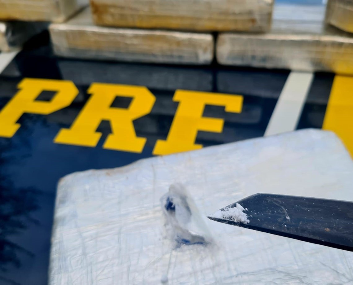 Pó de milhões: PRF apreende cocaína avaliada em R$ 2 mi na Bahia; nervosismo de mulher chamou a atenção
