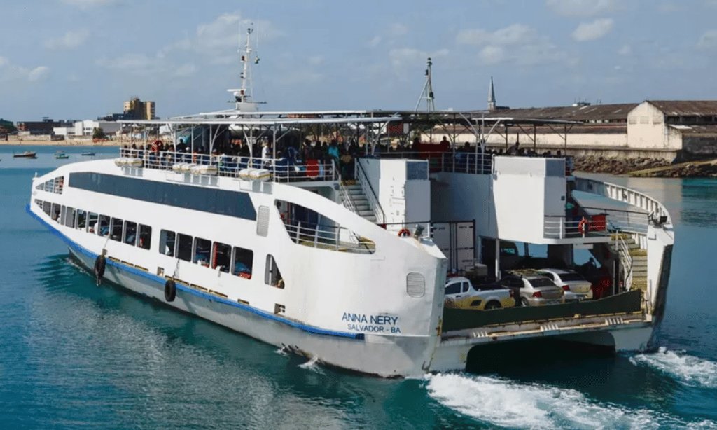 Ao contrário de quarta, movimento no ferry nesta quinta é tranquilo e organizado