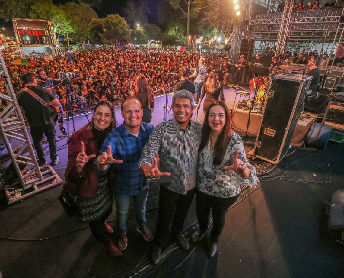 Em Amargosa, Jerônimo recebe título de cidadão e confirma Lula na Bahia