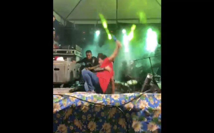 VÍDEO: Palco desaba durante festa junina em Ipirá