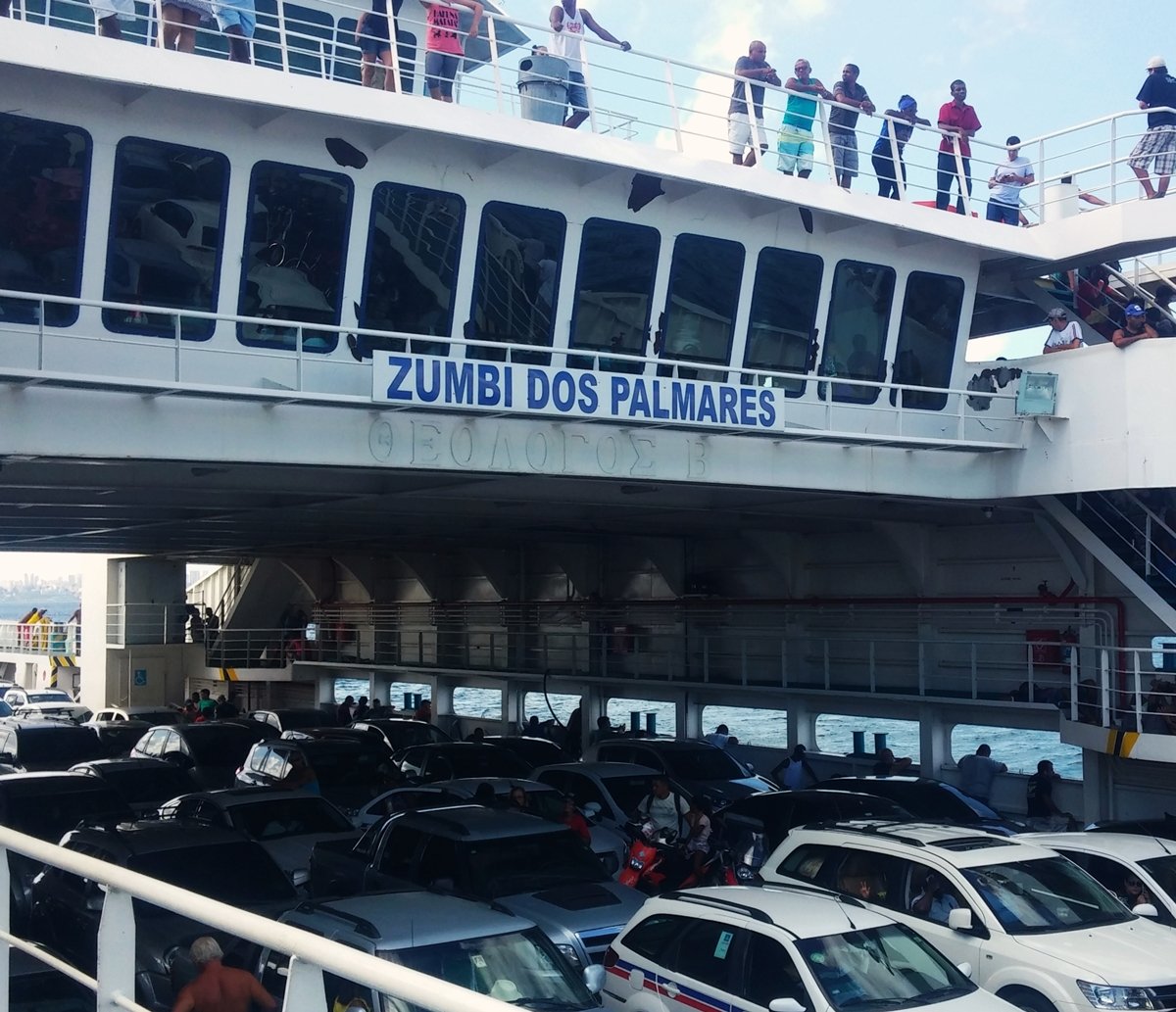 Homem passa mal e morre durante travessia do ferry boat