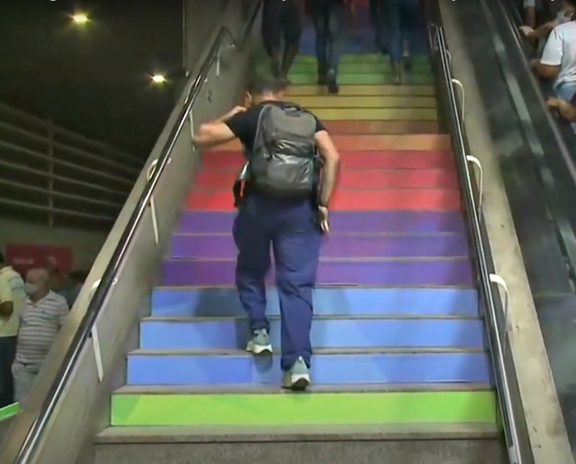 Por conta do Dia Internacional do Orgulho Gay, escadarias do metrô vão receber ação comemorativa 