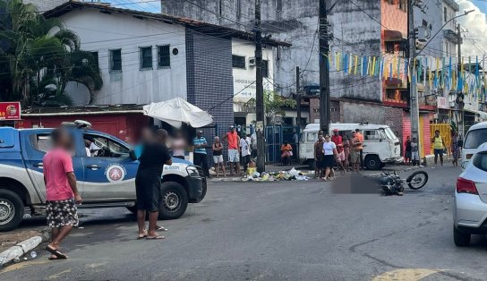 Dupla que ocupava motocicleta é morta a tiros no bairro de Santa Mônica, em Salvador