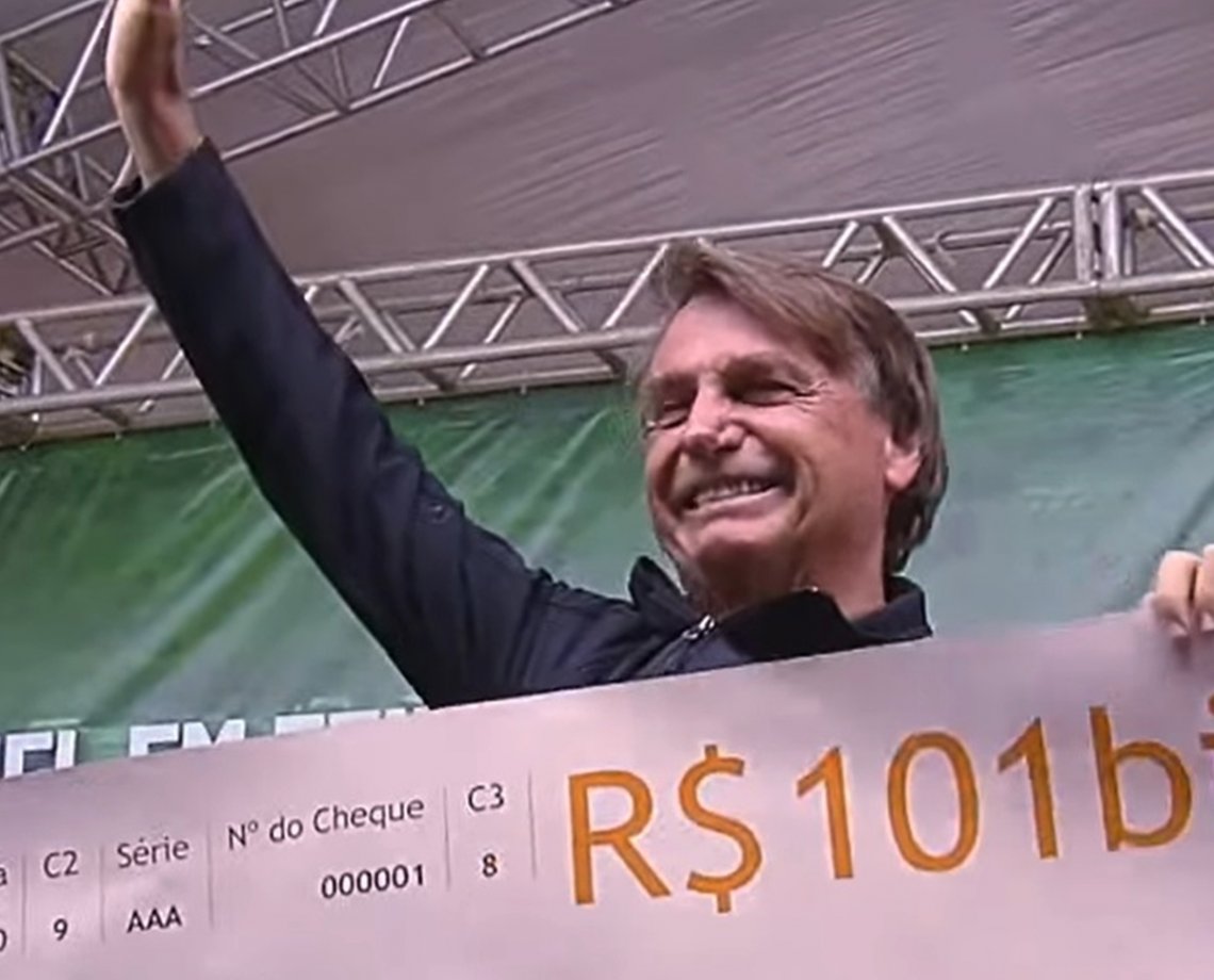 Milhares de pessoas acompanham "motociata" com participação de Bolsonaro em Feira de Santana; assista discurso