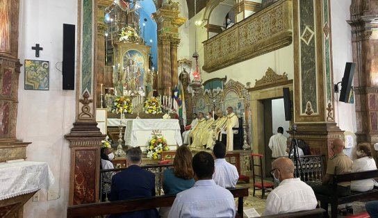 Celebração de "Te Deum" enche igreja de Nossa Senhora do Rosário dos Pretos no pelourinho, em Salvador