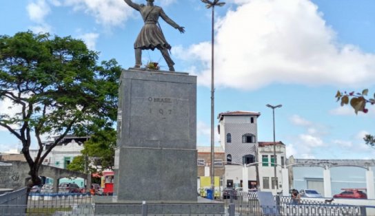 Queima de fogos na Lapinha anuncia início dos festejos pelo aniversário da Independência na Bahia  