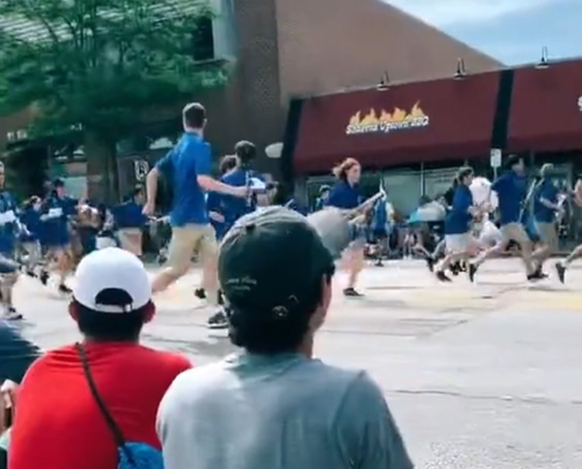 VÍDEO: desfile de Independência dos Estados Unidos termina em tiroteio e deixa ao menos seis pessoas mortas