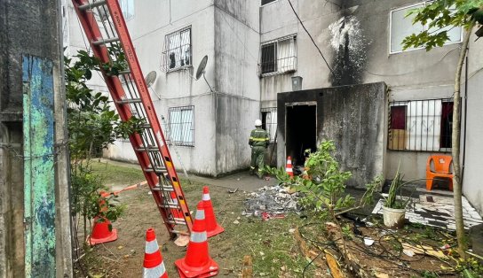 Incêndio em caixa de energia aterroriza moradores de condomínio em Salvador; "gato" pode ter causado incidente 