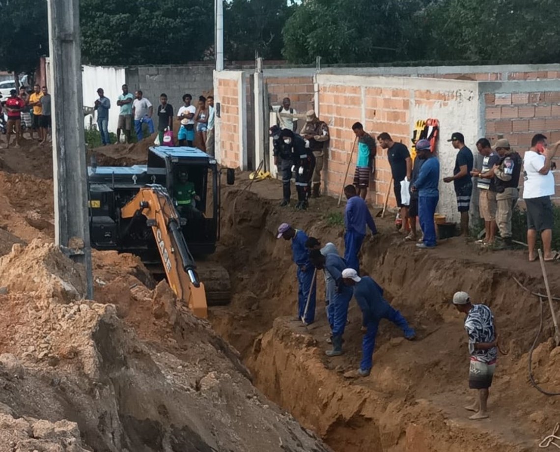 Dois trabalhadores morrem soterrados em obra de macrodrenagem em Porto Seguro 