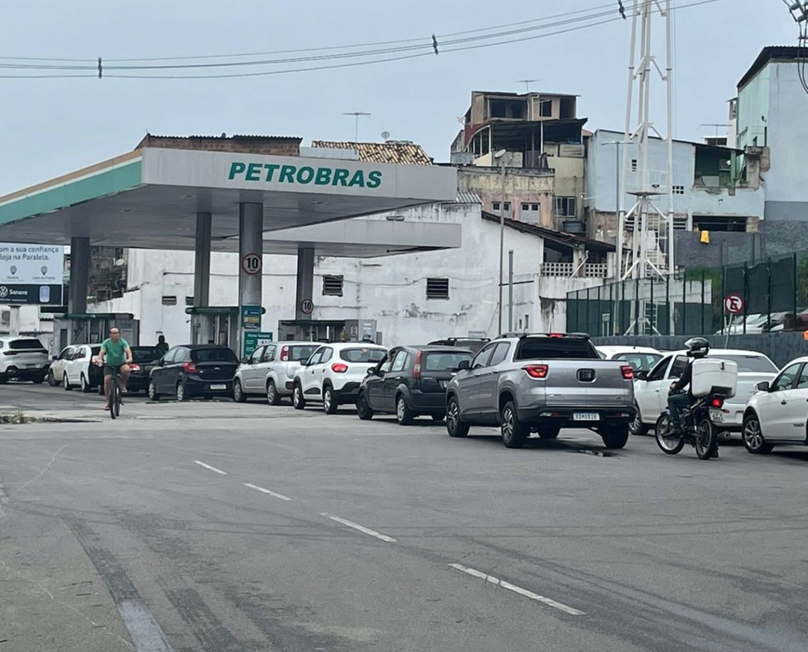 Posto vende gasolina com desconto de R$ 0,20 em Salvador e motoristas comemoram   