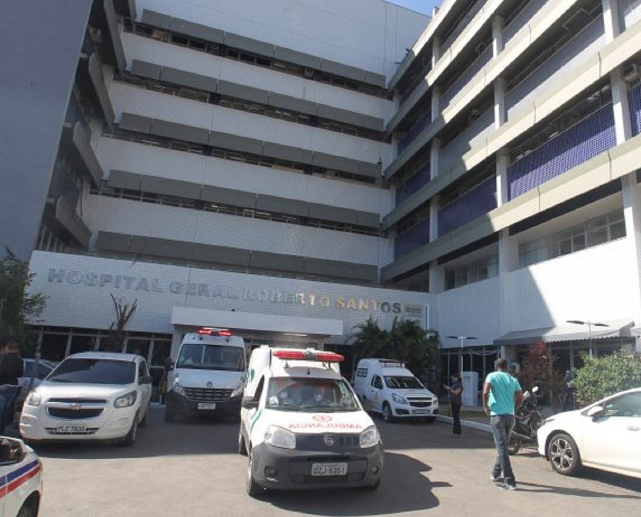 Homem de 43 anos morre em hospital após ser baleado no bairro de Santa Cruz, em Salvador