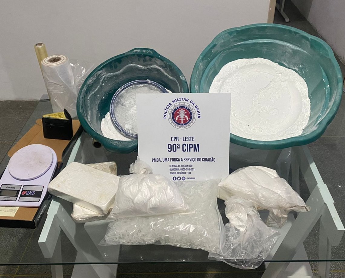 Laboratório de cocaína que funcionava em imóvel desocupado é desarticulado em Riachão do Jacuípe