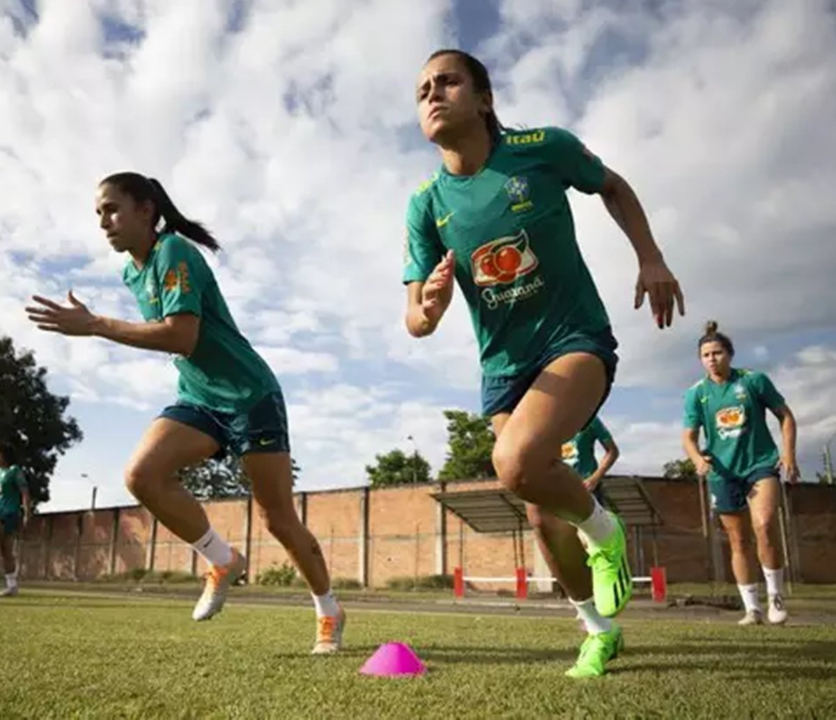 Se ligue! Futebol feminino estreia na Copa América, na tela da TV Aratu, neste sábado 