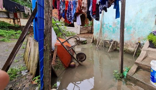 Moradores do Calabetão reclamam de esgoto a céu aberto; "já perdi dois familiares"  