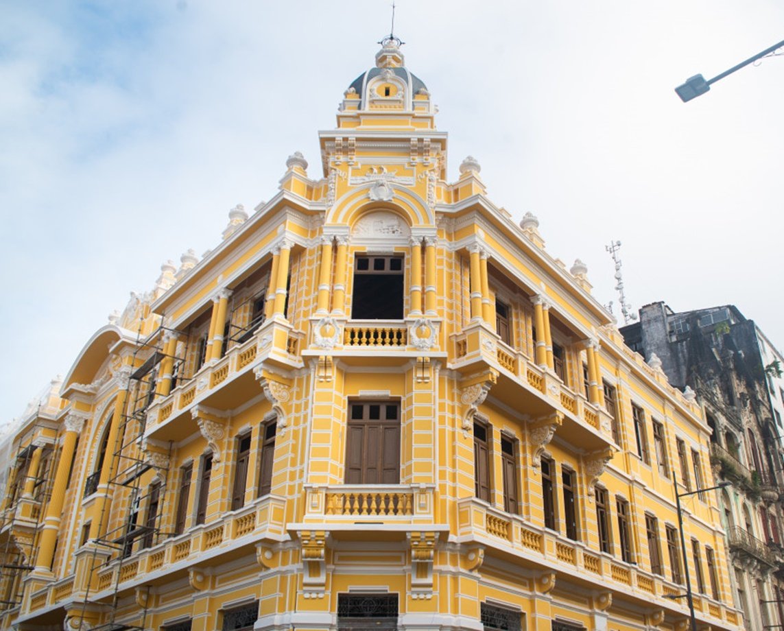 Em processo de restauro, Palacete do Tira-Chapéu abre exposição para público da cidade