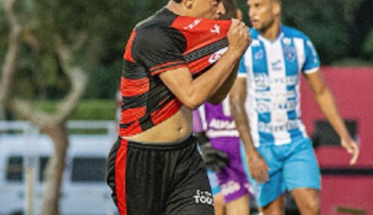 Com Barradão lotado, Vitória vence  Paysandu, faz a festa da torcida e entra na briga do G8 da série C