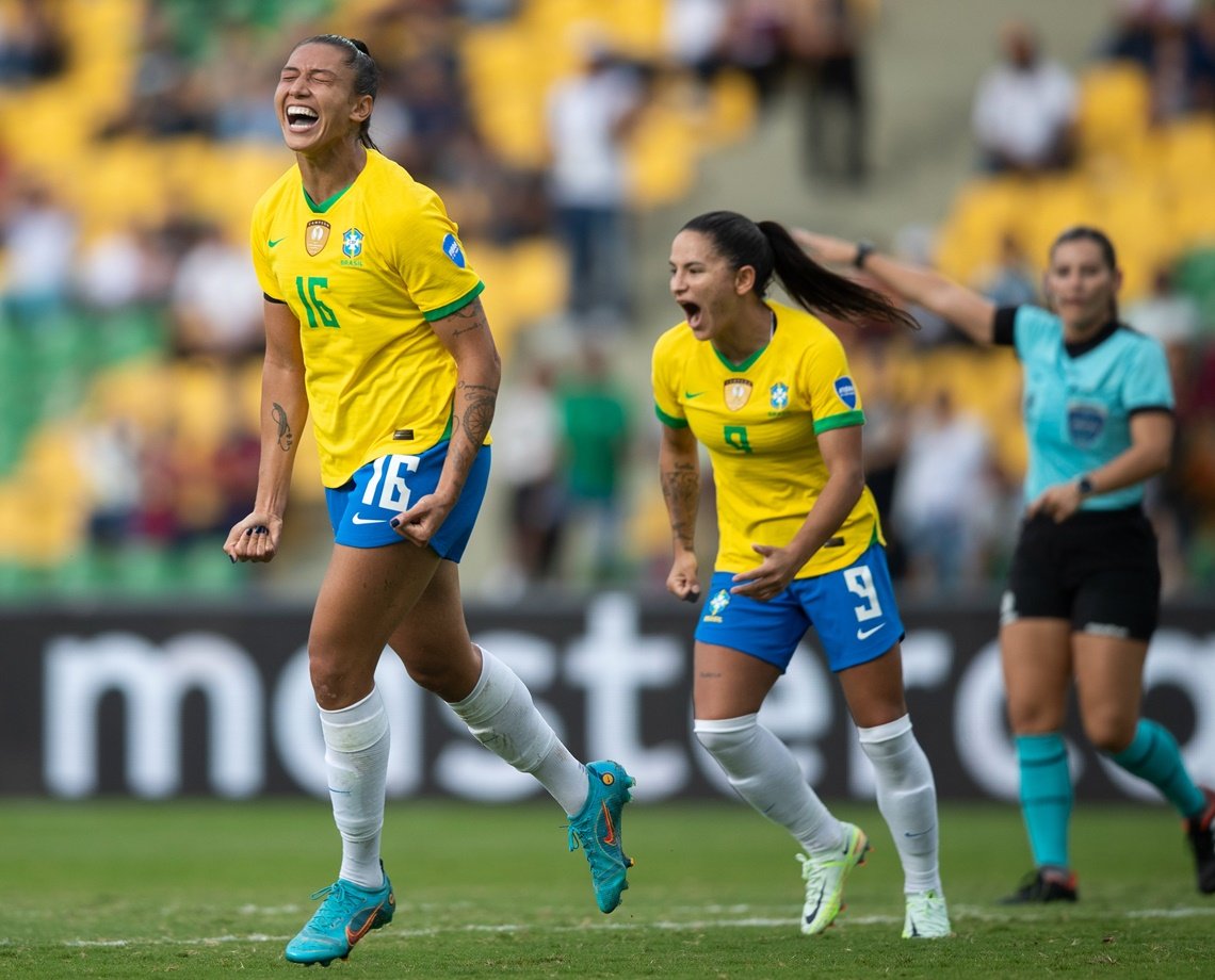 Brasil goleia a Venezuela por 4 a 0 e garante vaga antecipada na semifinal da Copa América Feminina