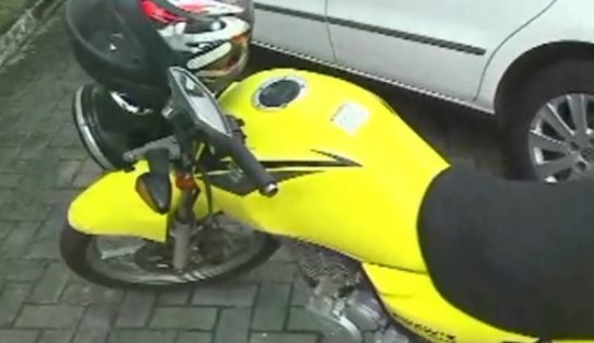 Suspeito de usar motocicleta emprestada do vizinho para assaltar é preso em Salvador