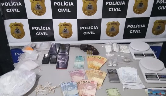 Na cidade "prometida" da Bahia, polícia faz ação contra os "nada católicos" e prende seis  