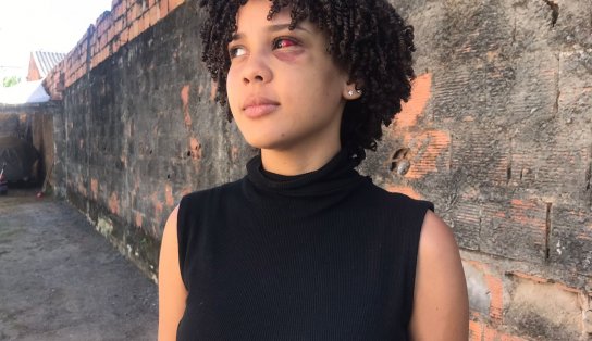 Justiça concede medida protetiva à jovem que acusa ex-namorado, cantor de trap, de agressão; veja a entrevista