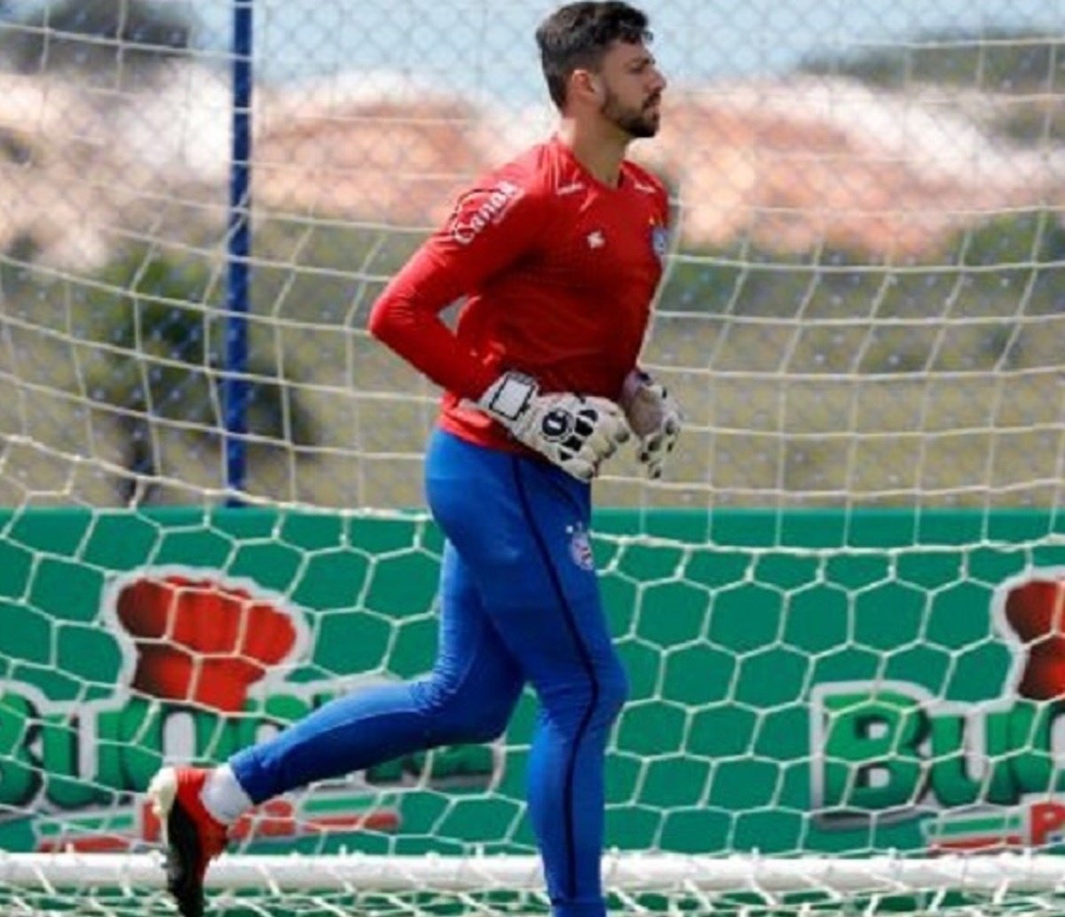 Goleiro do Bahia manda "paquera" para mulher supostamente comprometida e companheiro dela se revolta; ouça  