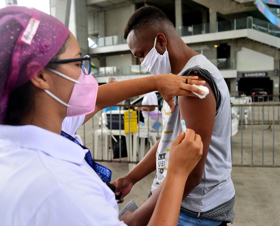 Sexta-feira ainda tem vacinação contra Covid-19 em Salvador; confira se você pode se imunizar