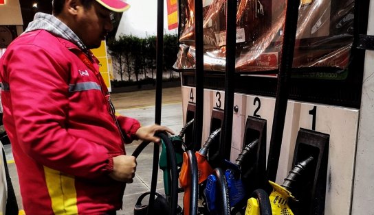 Petrobrás anuncia nova diminuição de preço da gasolina; querosene e combustível para aviação também ficam mais baratos