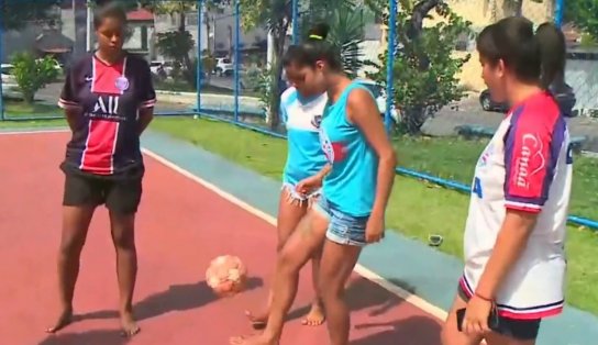 Barradas no "baba": impedidas de praticar em quadra de bairro, jogadoras de futsal afirmam que é discriminação; entenda a história 