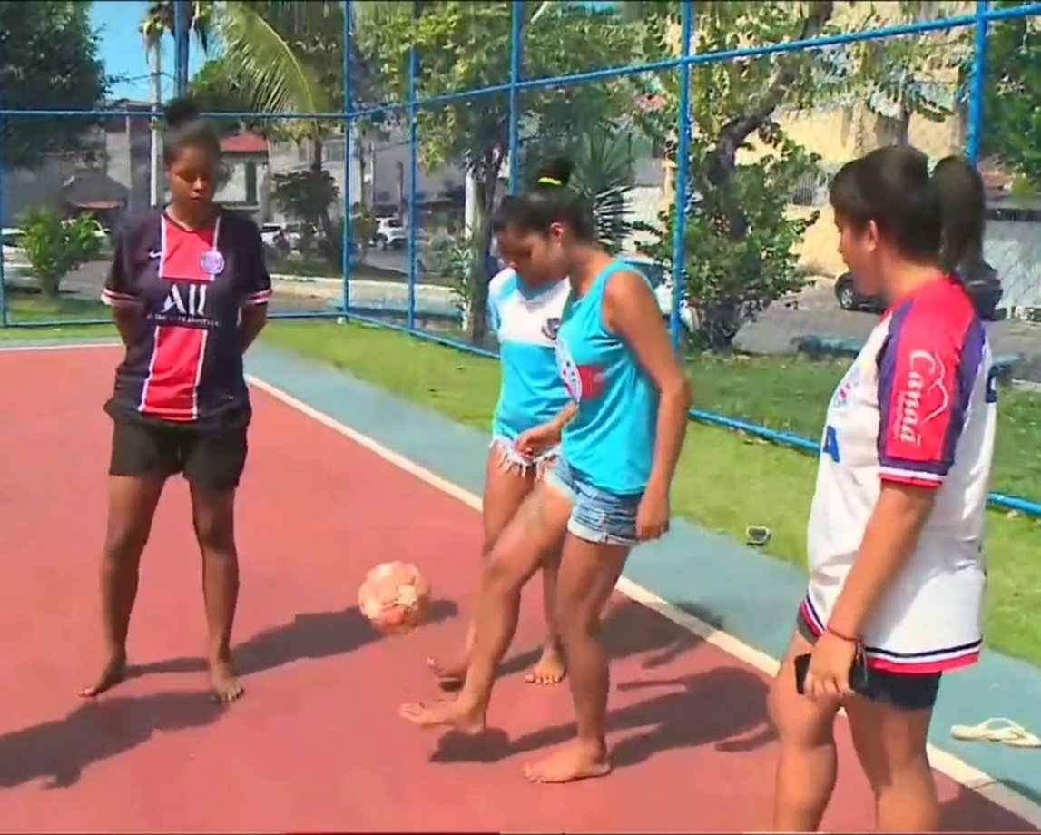 Barradas no "baba": impedidas de praticar em quadra de bairro, jogadoras de futsal afirmam que é discriminação; entenda a história 