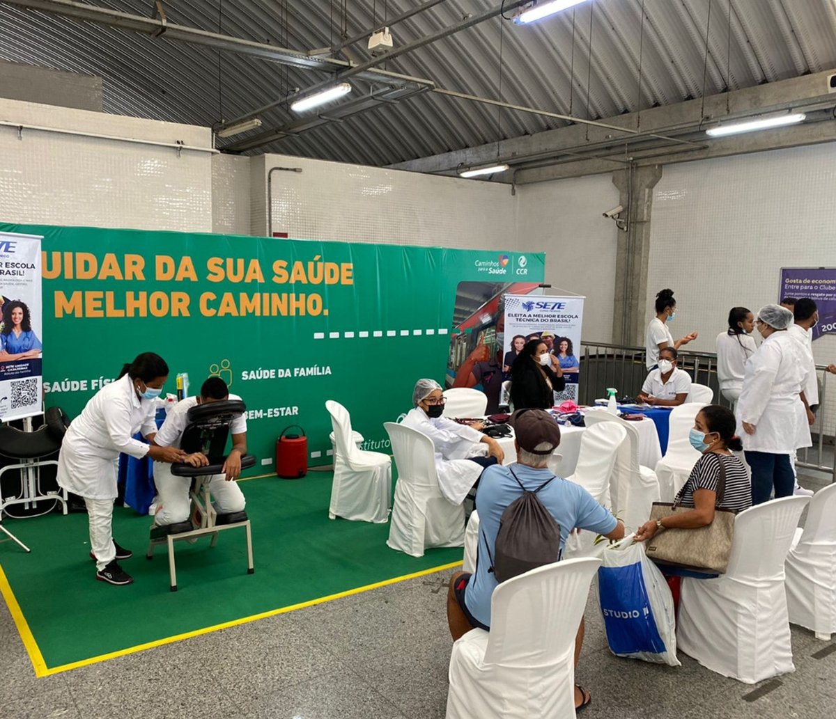 Massoterapia, aferição de pressão e teste de glicemia acontecem no metrô de Salvador 