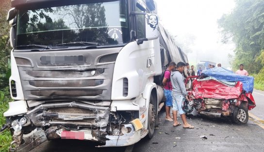 Casal morre após grave acidente envolvendo carreta na BR-101, na Bahia  