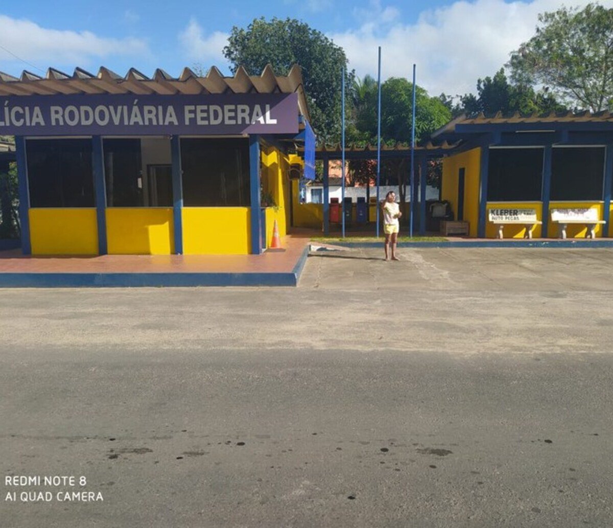 Final feliz: Policia Rodoviária resgata mulher a beira da estrada, e promove reencontro com a família na Bahia 