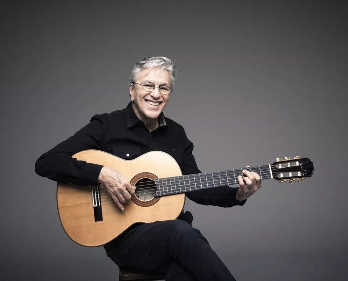 Caetano Veloso celebra 80 anos com show em família e homenagens dos amigos; confira