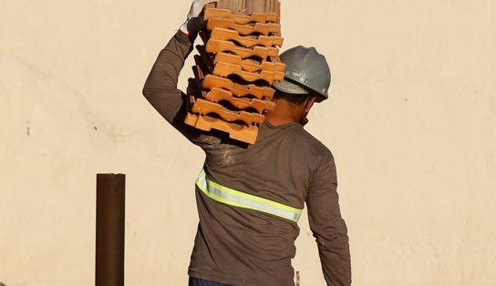 Curso gratuito para pedreiros, eletricistas e pintores é oferecido pelo Senai e Coelba; veja como se inscrever  