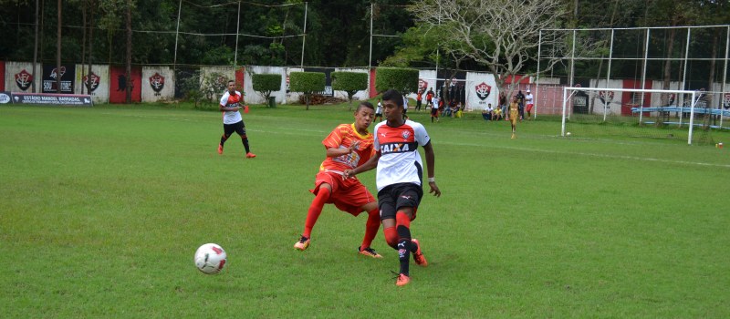 Dupla BaxVi chega às semifinais da Copa Metropolitana de Futebol sub 15