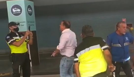 Deputado federal briga com agentes da Transalvador e chega a tomar celular de servidor no aeroporto; assista