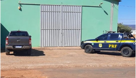 Polícia recupera caminhão furtado e desmantela desmanche clandestino de veículos no interior da Bahia