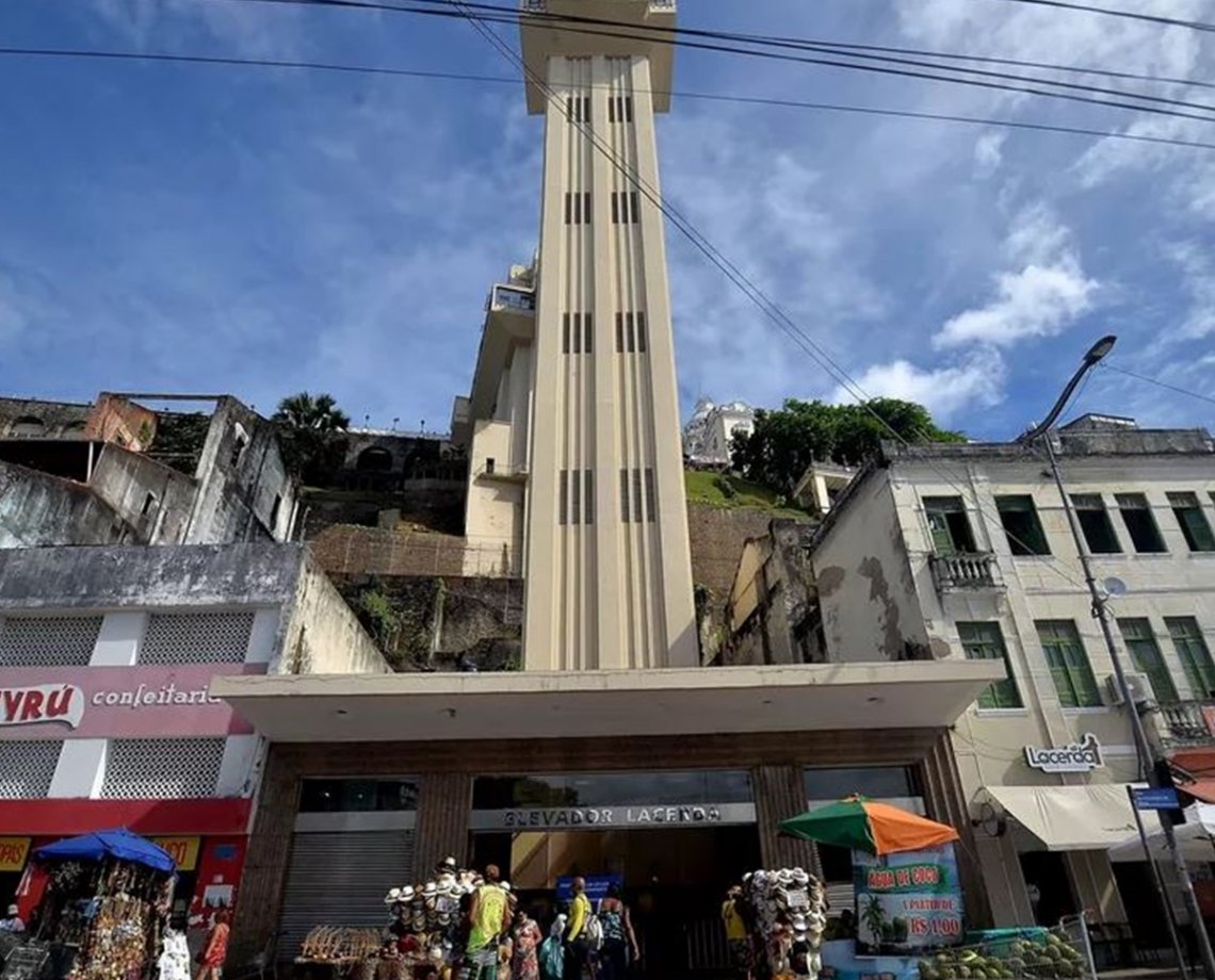 Mulher de 30 anos é executada na frente do Elevador Lacerda, em Salvador  