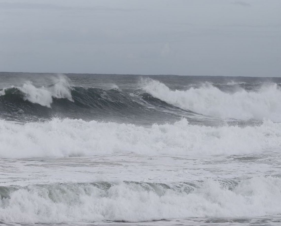 Marinha do Brasil alerta para ondas de 2,5 metros chegando a Salvador