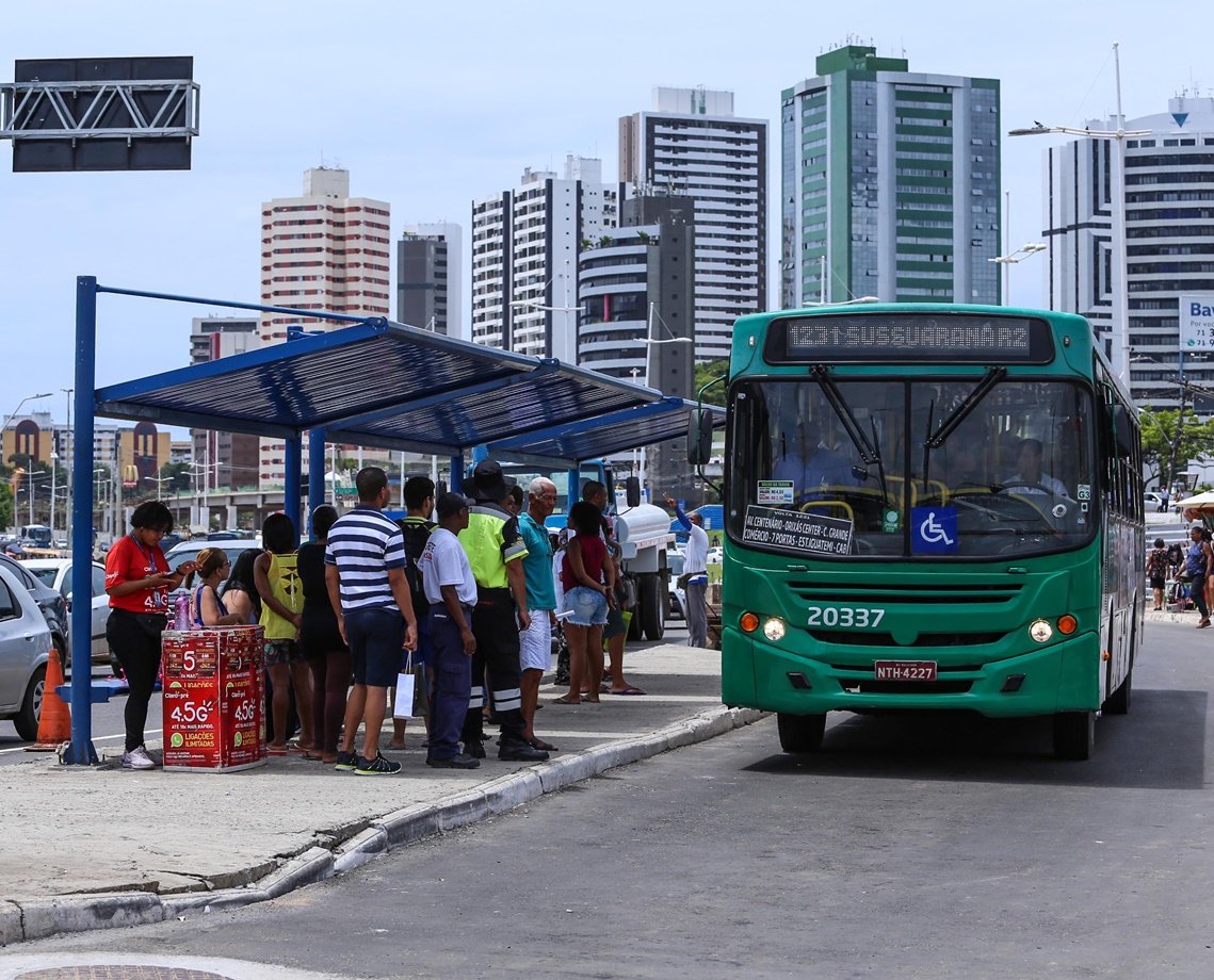 Obra do BRT muda local de ponto de ônibus no Itaigara, em Salvador; veja o que muda  