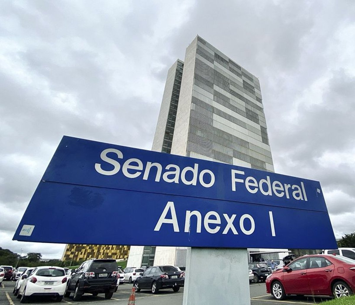 Com salário de até R$ 33 mil, Senado abre concurso para várias áreas; veja como se inscrever  