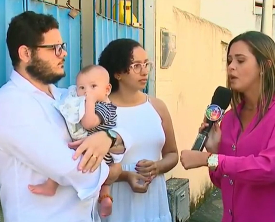 Advogada baiana é criticada por colegas por estar com filho de três meses no colo em audiência virtual: "massacre"