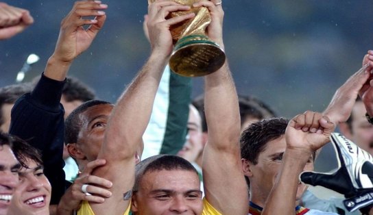 Copa do Mundo: turnê do troféu da competição deve chegar ao Brasil em outubro